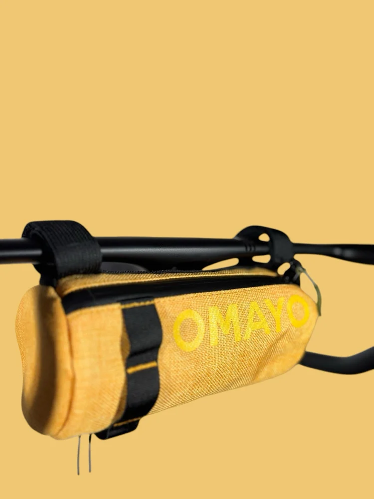 Sacoche de cintre O'Mayo 2025 « Dijon et Dragons »🐲 - Des Équipements Pensés pour Profiter de Chaque Instant Dehors Sacoche de guidon vélo route gravel bikepacking - Rollmop Coyote