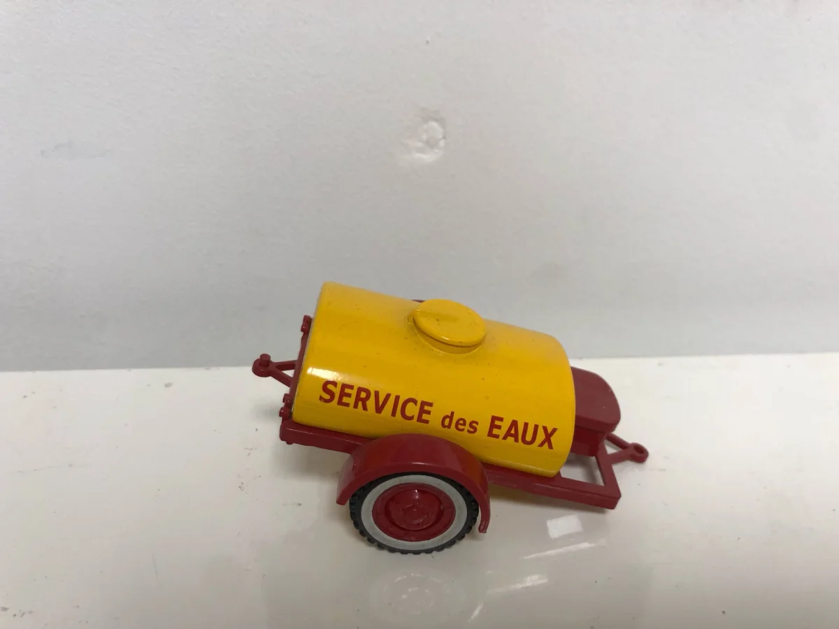Remorque Pinder “Service des agricole eaux” - Vins Rouges Harmonieux pour Chaque Occasion