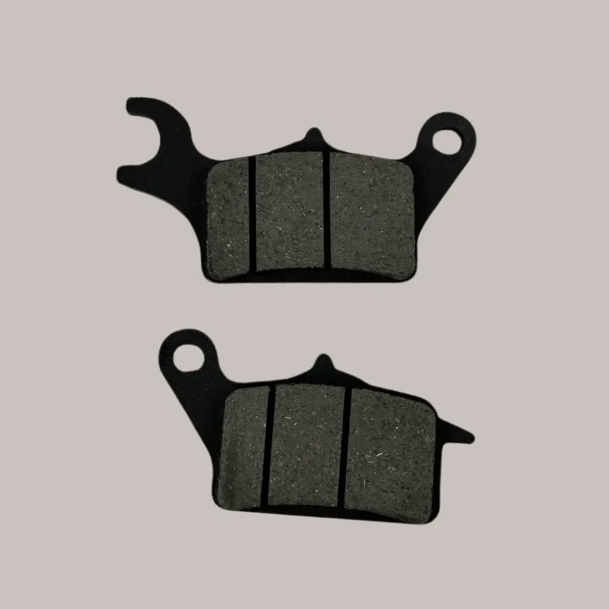 Plaquettes de frein disque arrière Frison T39/T66 - ​Drones Professionnels & Grand Public | Boutique Française​ Amazon.fr : Viviance 2 Pcs Universel Plaquettes De Frein Arrière Moto Twin  Pot Classique Quad ATV Pit Dirt Bike Compatible avec GY6 49cc 50cc 70cc  90cc 110cc 125cc 140cc