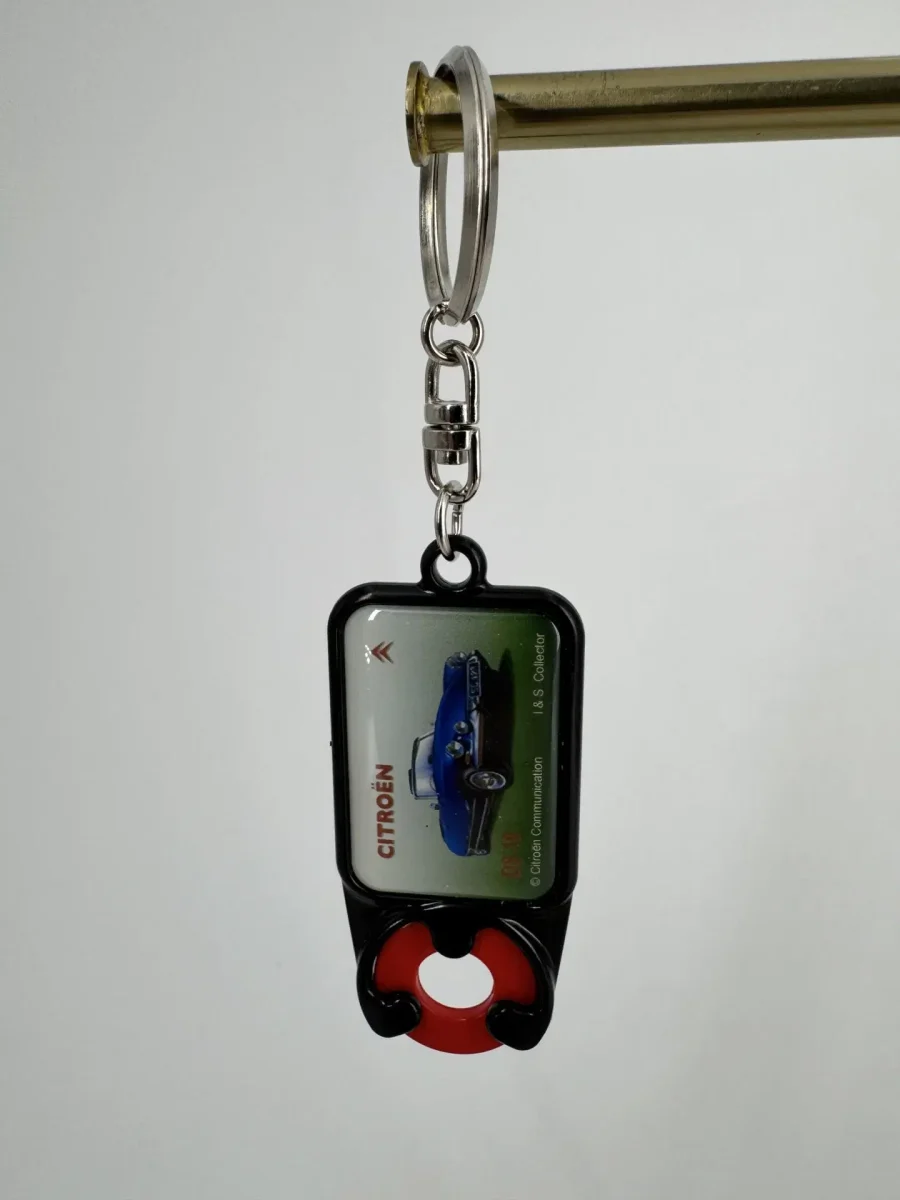 Portes-clés avec jeton Citroën DS 19 bleue - Saldi Straordinari – Offerte Speciali Disponibili Adesso Porte intérieure 63, 73, 83, 93 : quelle largeur choisir selon la pièce ?
